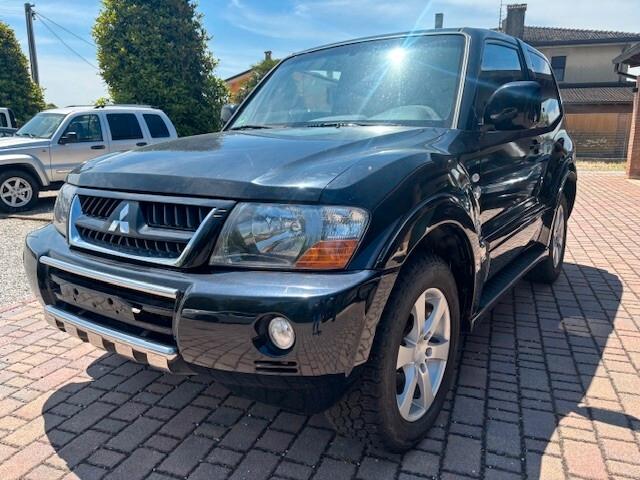 Mitsubishi Pajero 3.2 DI-D 16V 3p. Intense