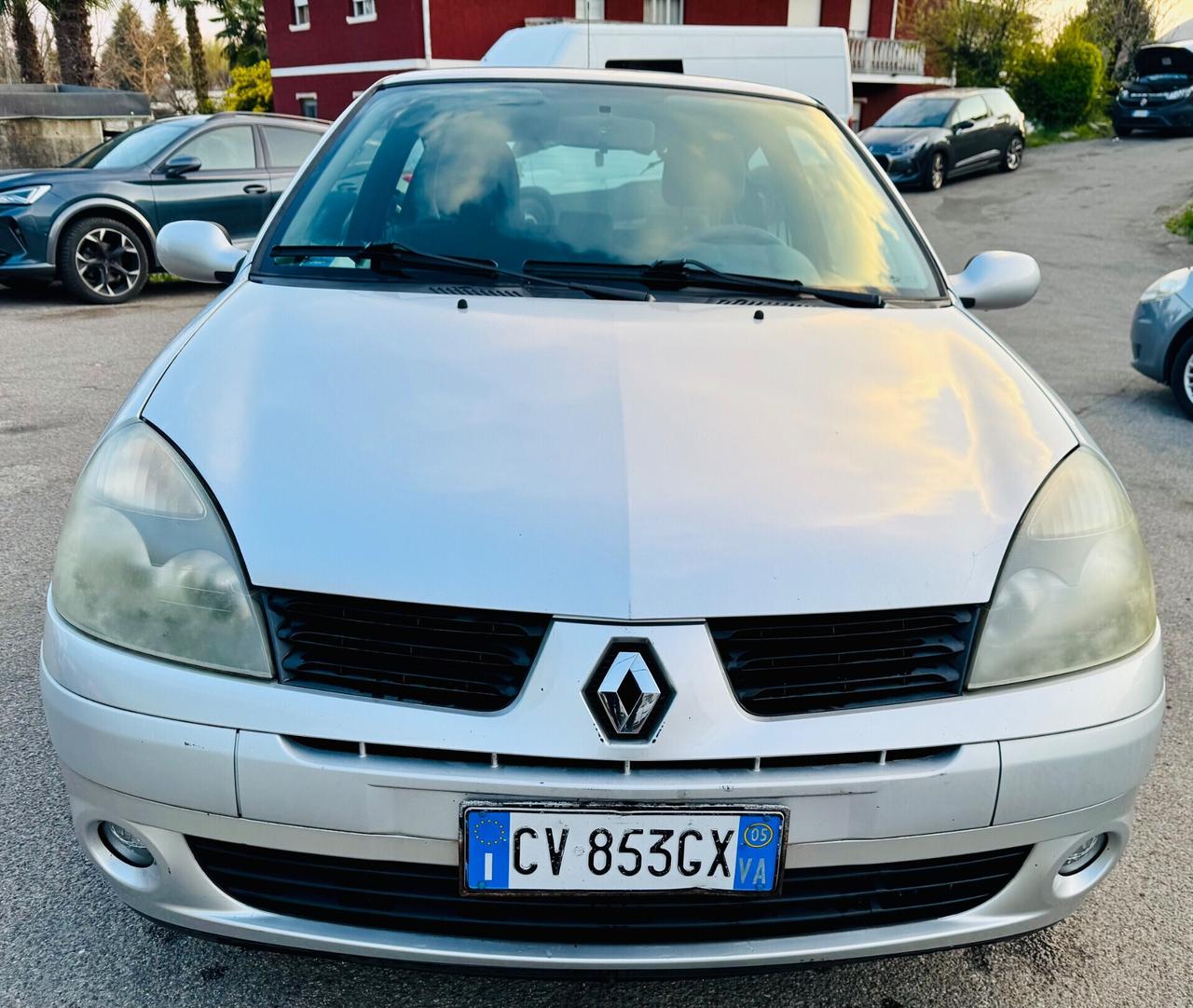 Renault Clio 1.2 3 porte ok neopatentati