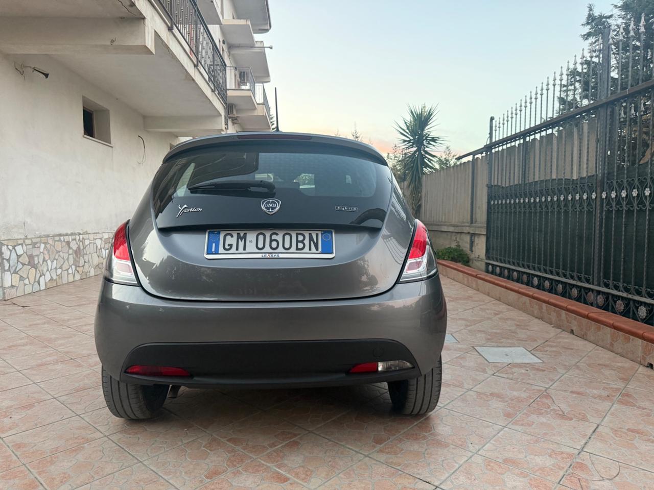Lancia Ypsilon 1.0 FireFly 5 porte S&S Hybrid Silver Plus