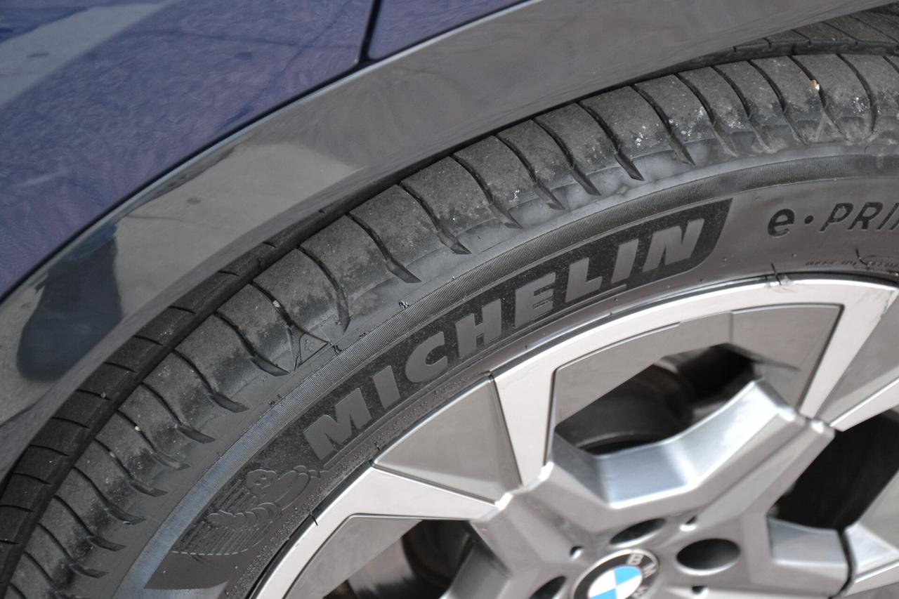 Bmw X1 18d S-DRIVE X-LINE *FULL LED+RCAM+PELLE+NAVI+PDC*