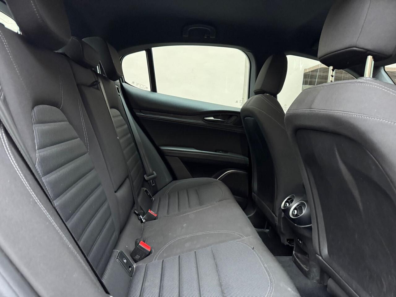 Alfa Romeo Stelvio 2.2 Turbodiesel 160 CV AT8 RWD Business