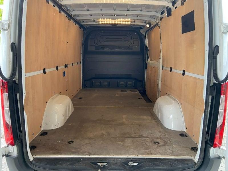 Mercedes-Benz Sprinter 319 2.0 cdi F 37/35 rwd H2 9G-tronic