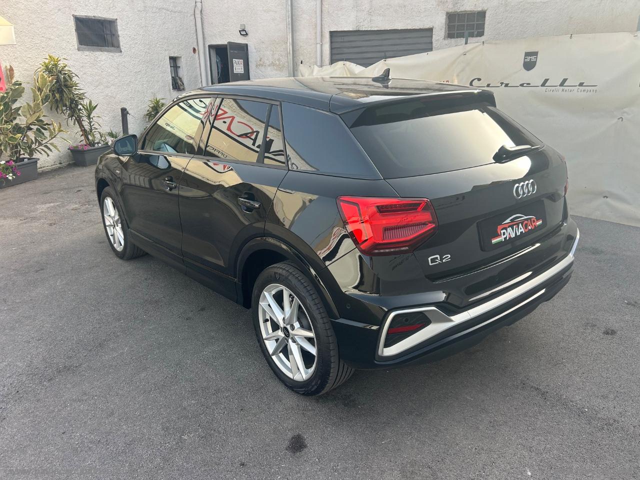 AUDI Q2 35 TFSI S tronic Identity Black