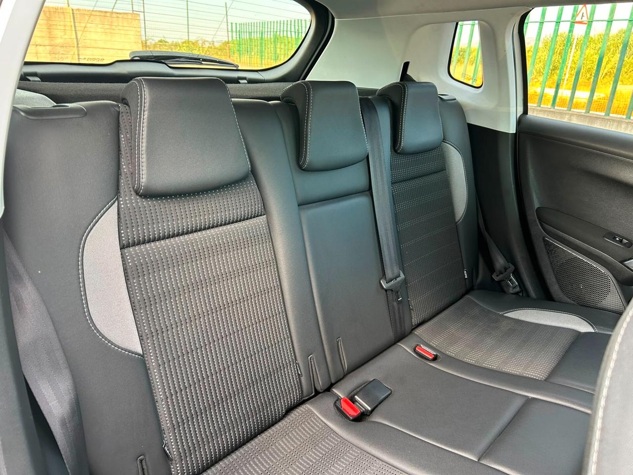 Peugeot 2008 BlueHDi 100 Black Matt