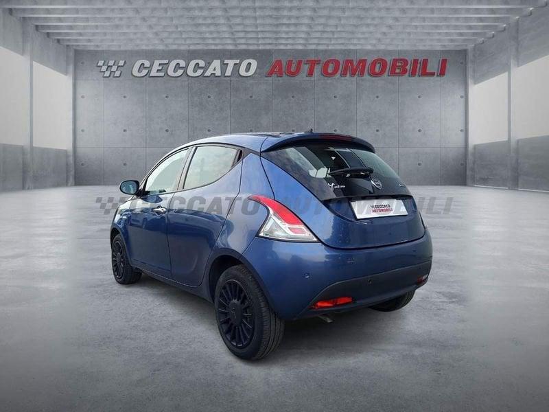 Lancia Ypsilon Ypsilon 1.0 firefly hybrid Silver s&s 70cv 5p.ti