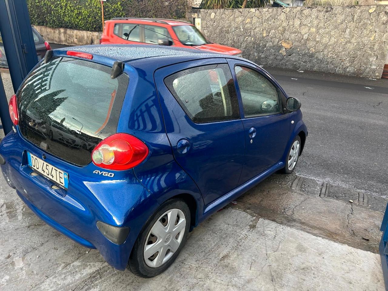 Toyota Aygo 1.0 12V VVT-i 5 porte GRIFFE