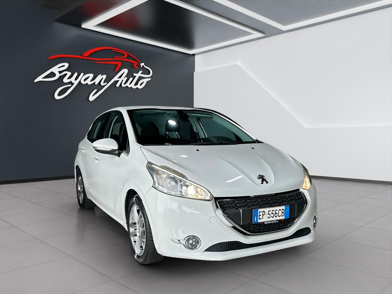 Peugeot 208 1.2 PURETECH 82 CV 5 porte Allure