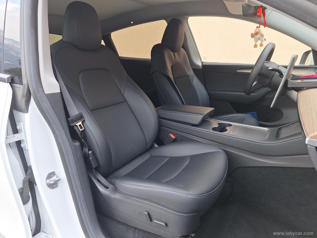 TESLA Model Y STANDARD RANGE RWD TETTO