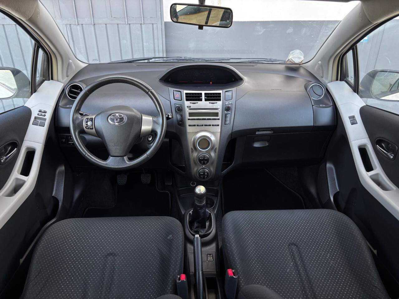 Toyota Yaris 1.0 benzina. Garanzia 12mesi. Neopatentati