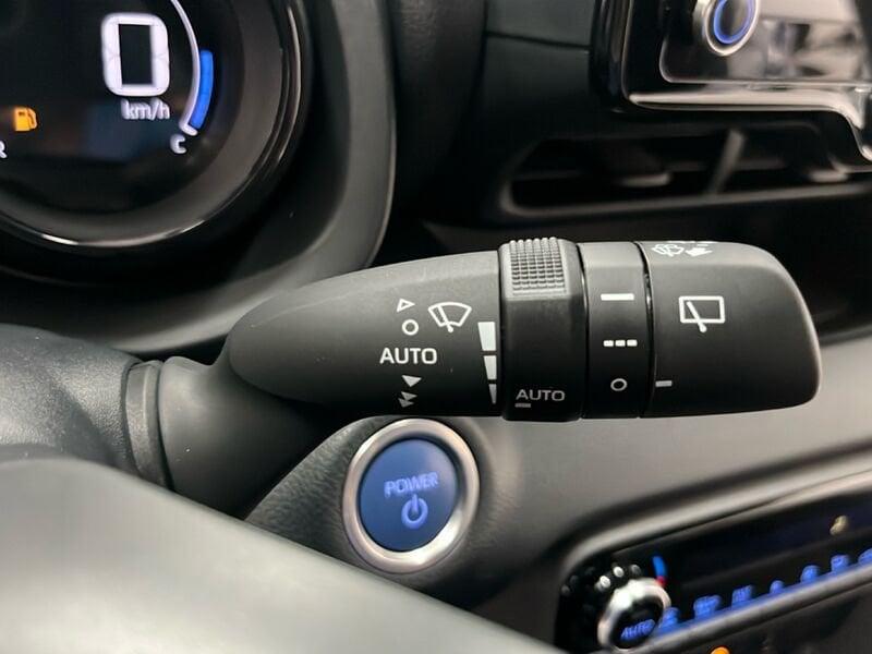 Toyota Yaris Hybrid Lounge MY22