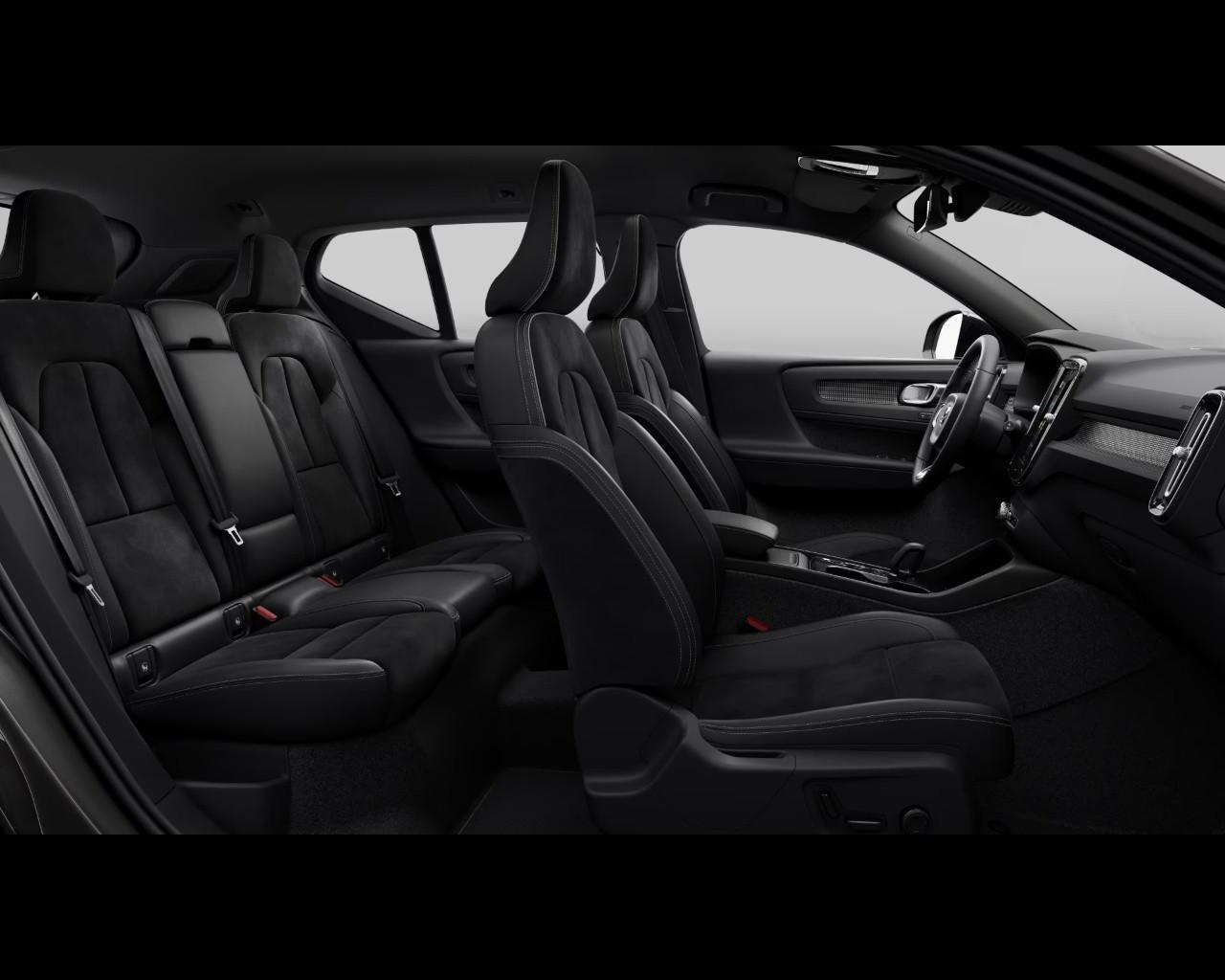 VOLVO XC40 B3 GEARTRONIC BLACK EDITION PLUS