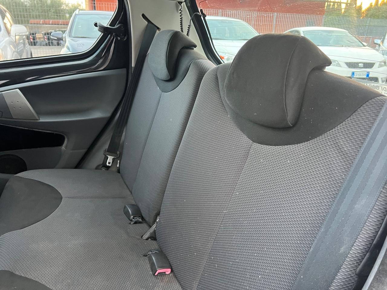 Toyota Aygo 1.0 12V VVT-i 5 porte Sol