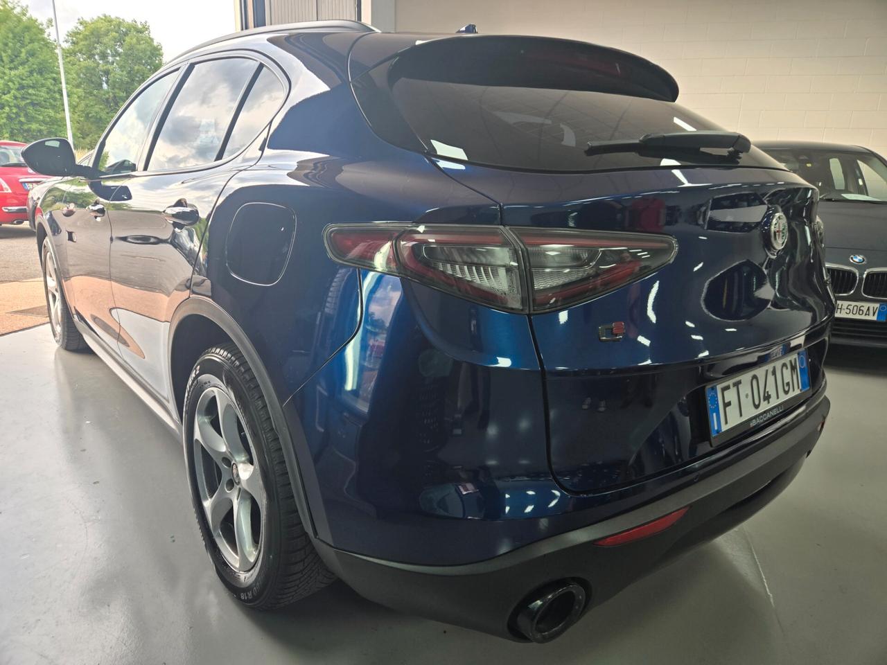 Alfa Romeo Stelvio 2.2 Turbodiesel 180 CV AT8 RWD Business