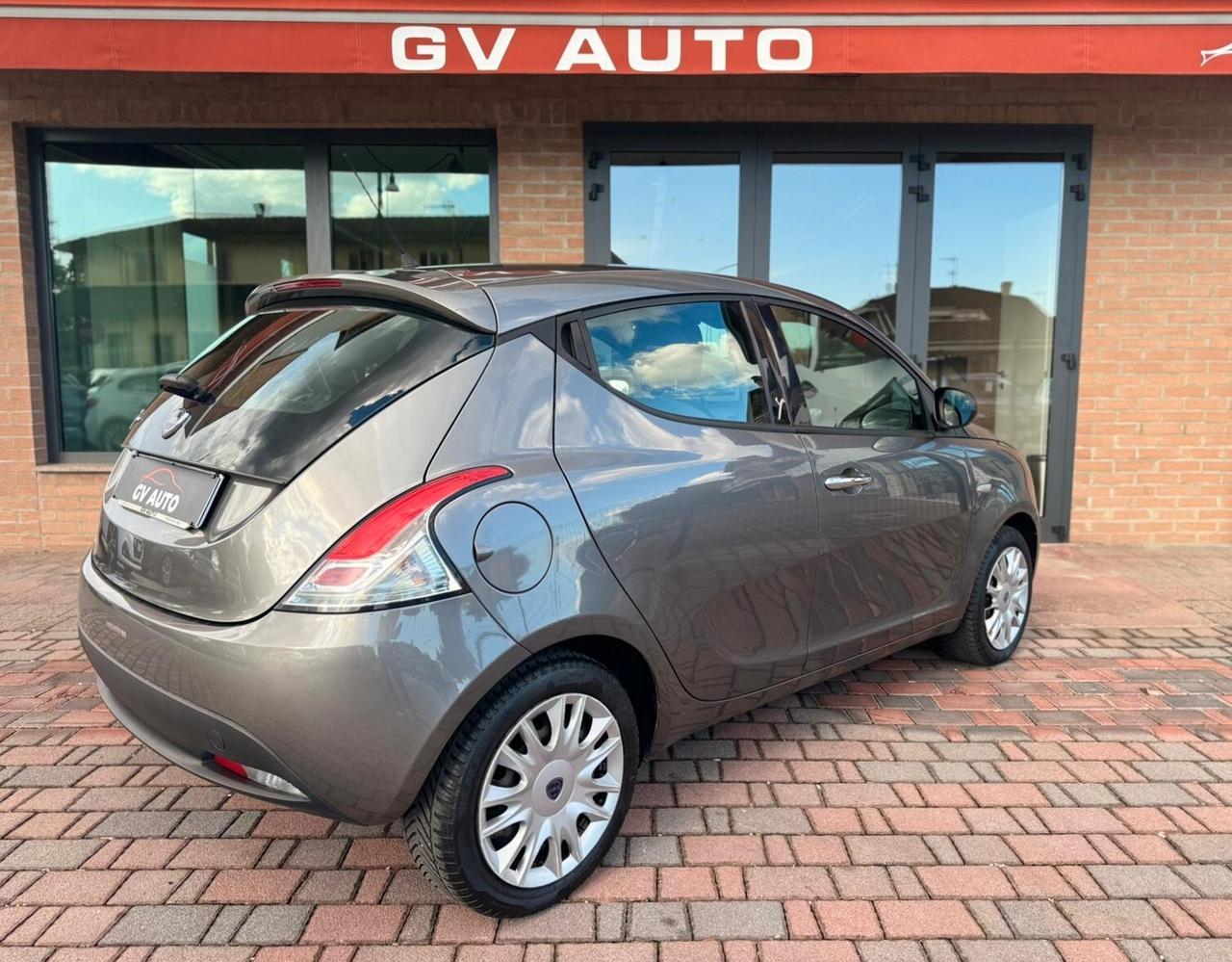 Lancia Ypsilon 1.2 69 CV Silver