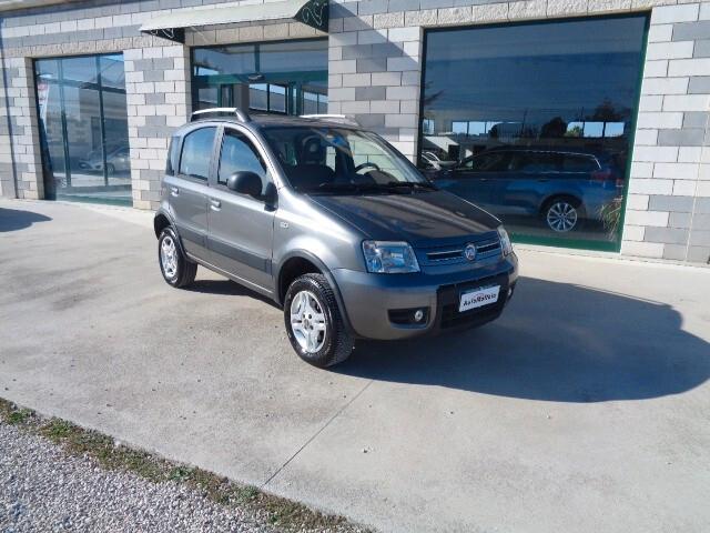 Fiat Panda 1.3 MJT 16V DPF 4x4 Climbing