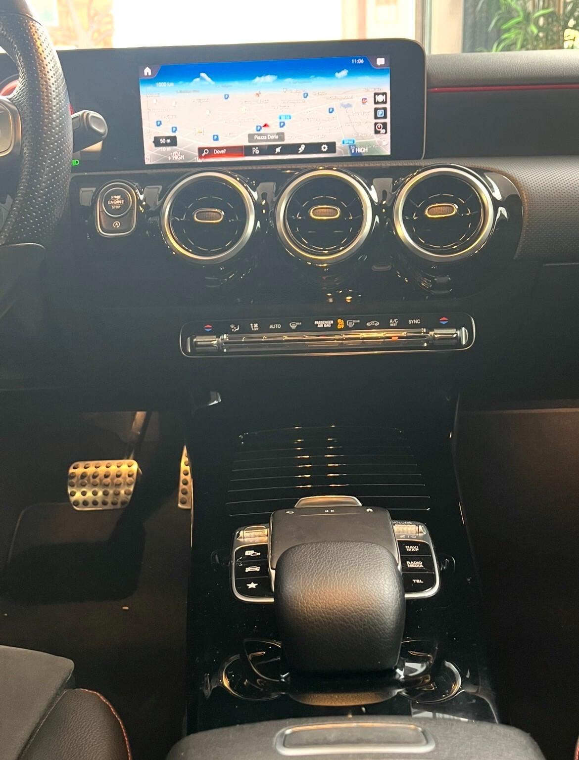 MERCEDES CLASSE A 1.6 TDI 116CV Sport Extra Cambio automatico Navi Cerchi AMG Pelle Alcantara allestimento AMG OK NEOPATENTATI