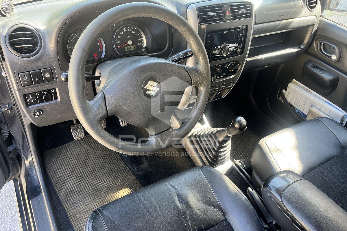 SUZUKI Jimny 1.3i 16V cat 4WD JLX Più