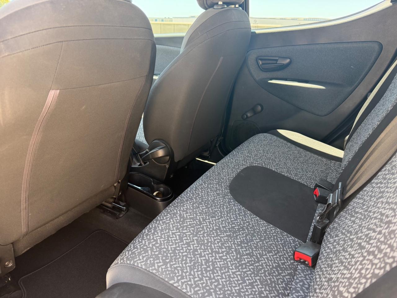 Lancia Ypsilon 1.2 69 CV 5 porte GPL Ecochic Silver