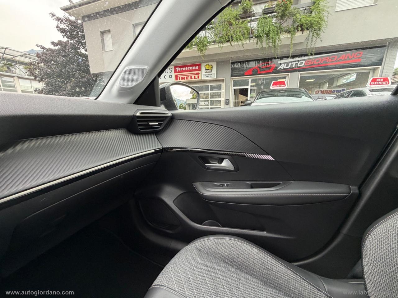 PEUGEOT 208 PureTech 100 S&S 5p. Allure