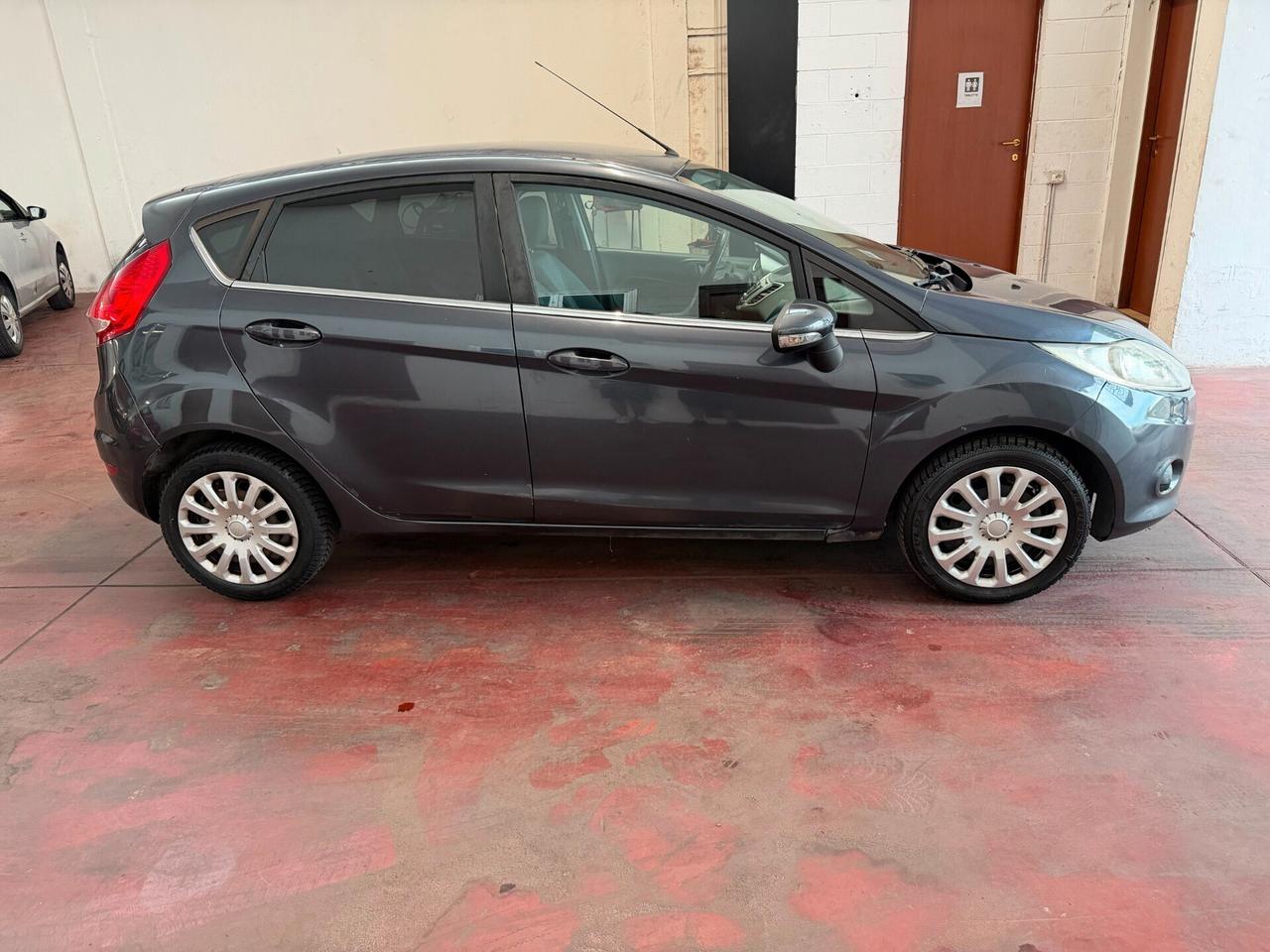 Ford Fiesta 1.4 5p BZ-GPL TITANIUM