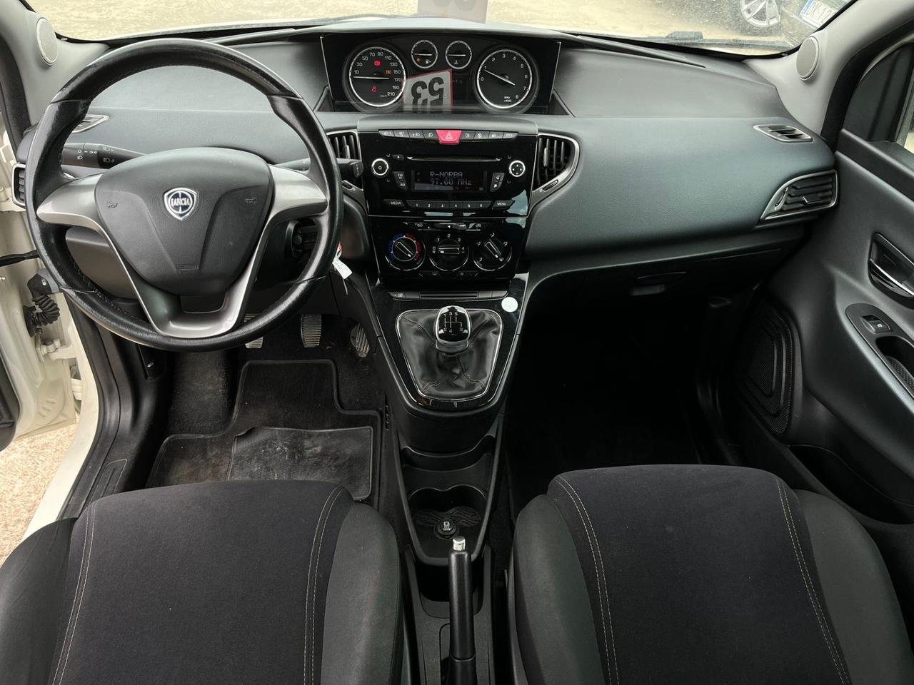 Lancia Ypsilon 1.2 69 CV Platinum