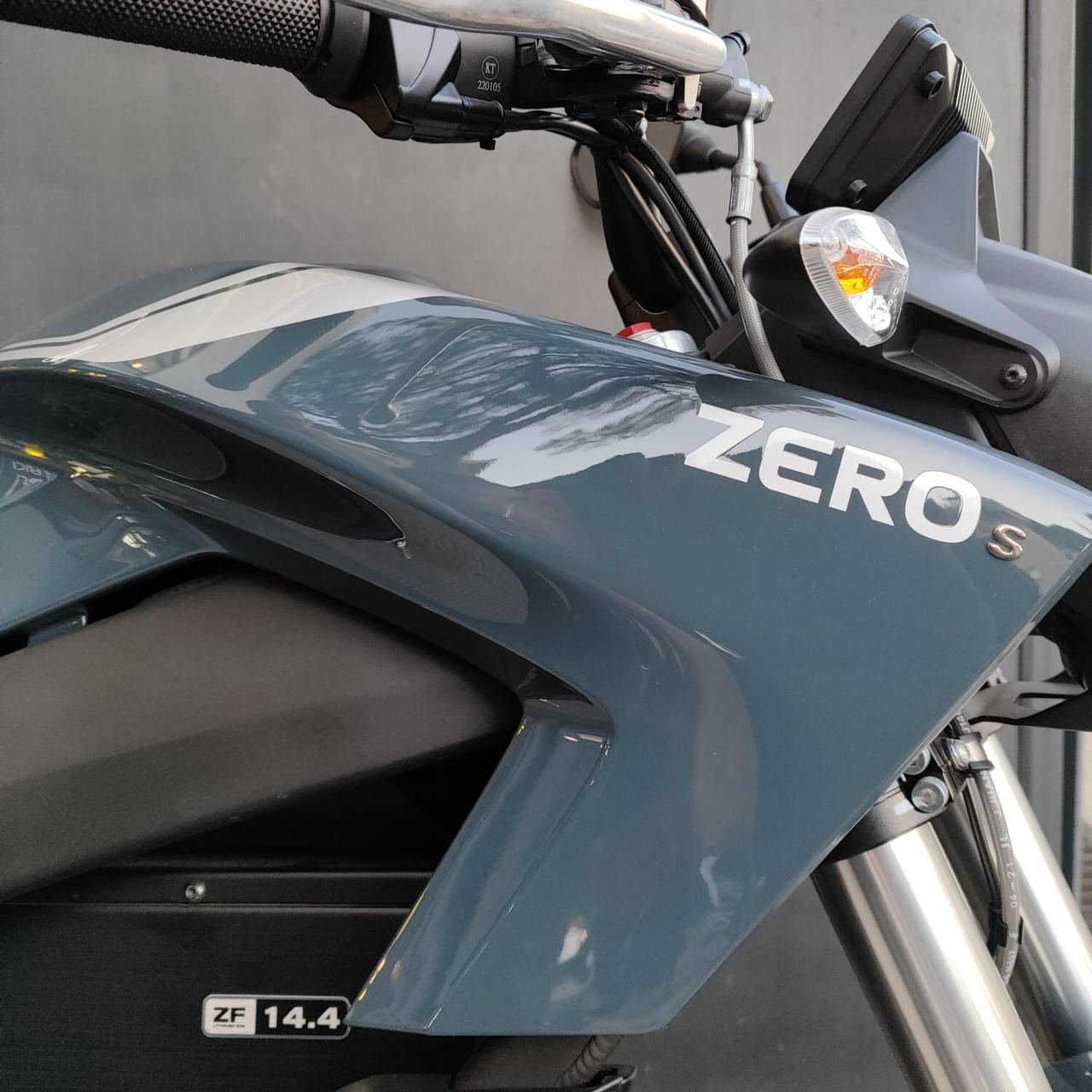 Zero Motorcycles S stradale con batteria da 14.4 kWh
