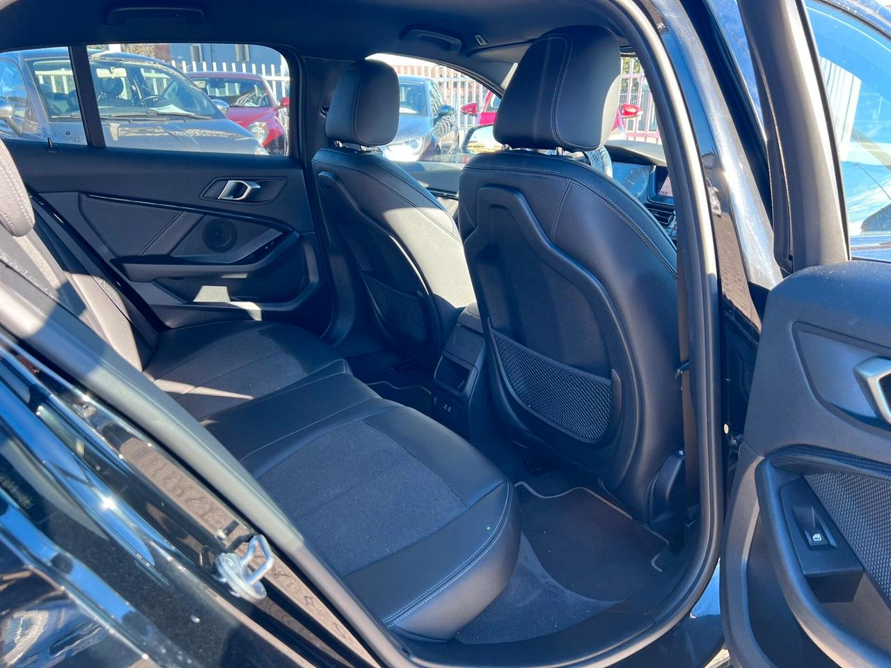 Bmw 118 118d 5p. Msport