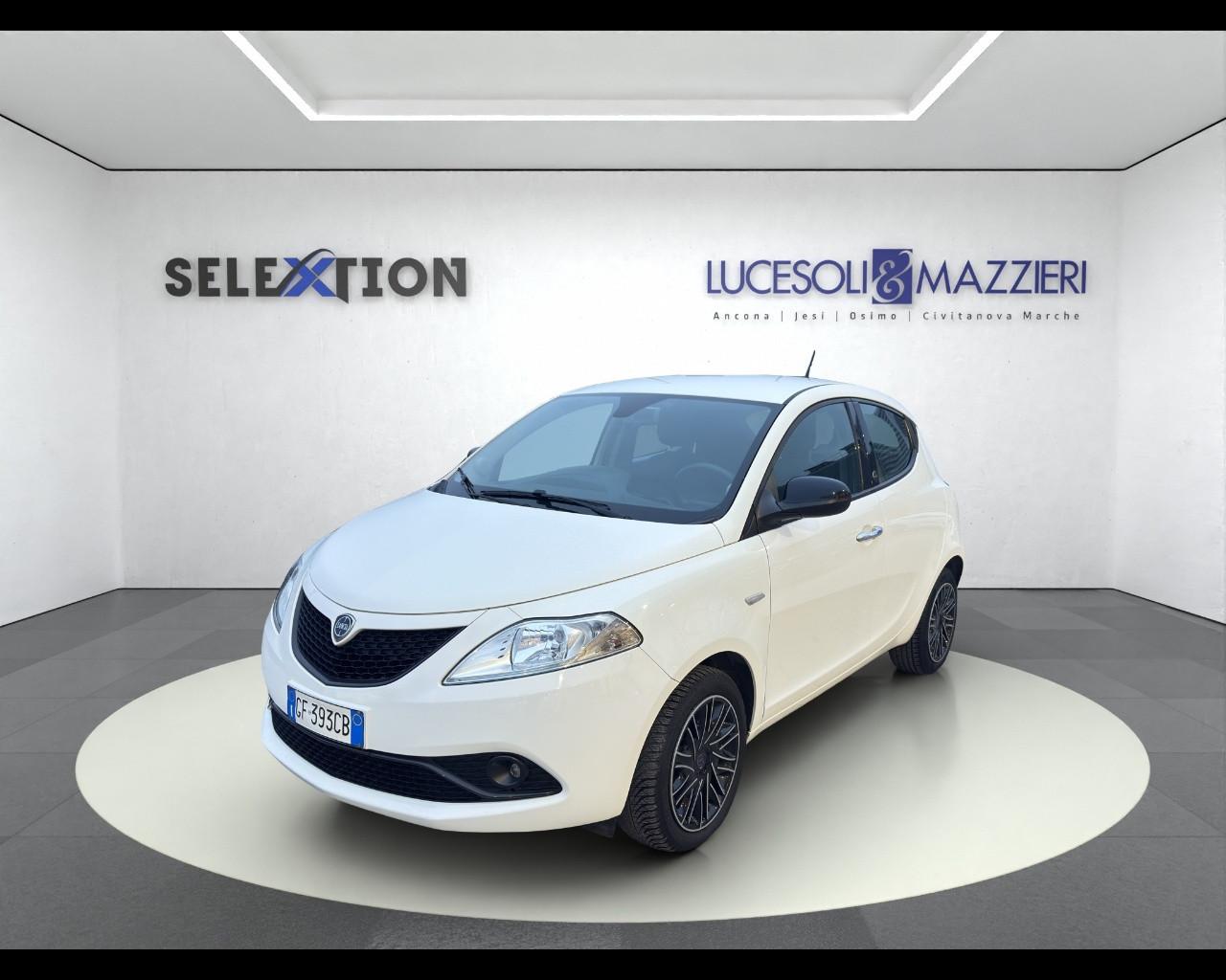 LANCIA Ypsilon 3ª serie - Ypsilon 1.0 FireFly 5 porte S&S Hybrid Ecochic Gold