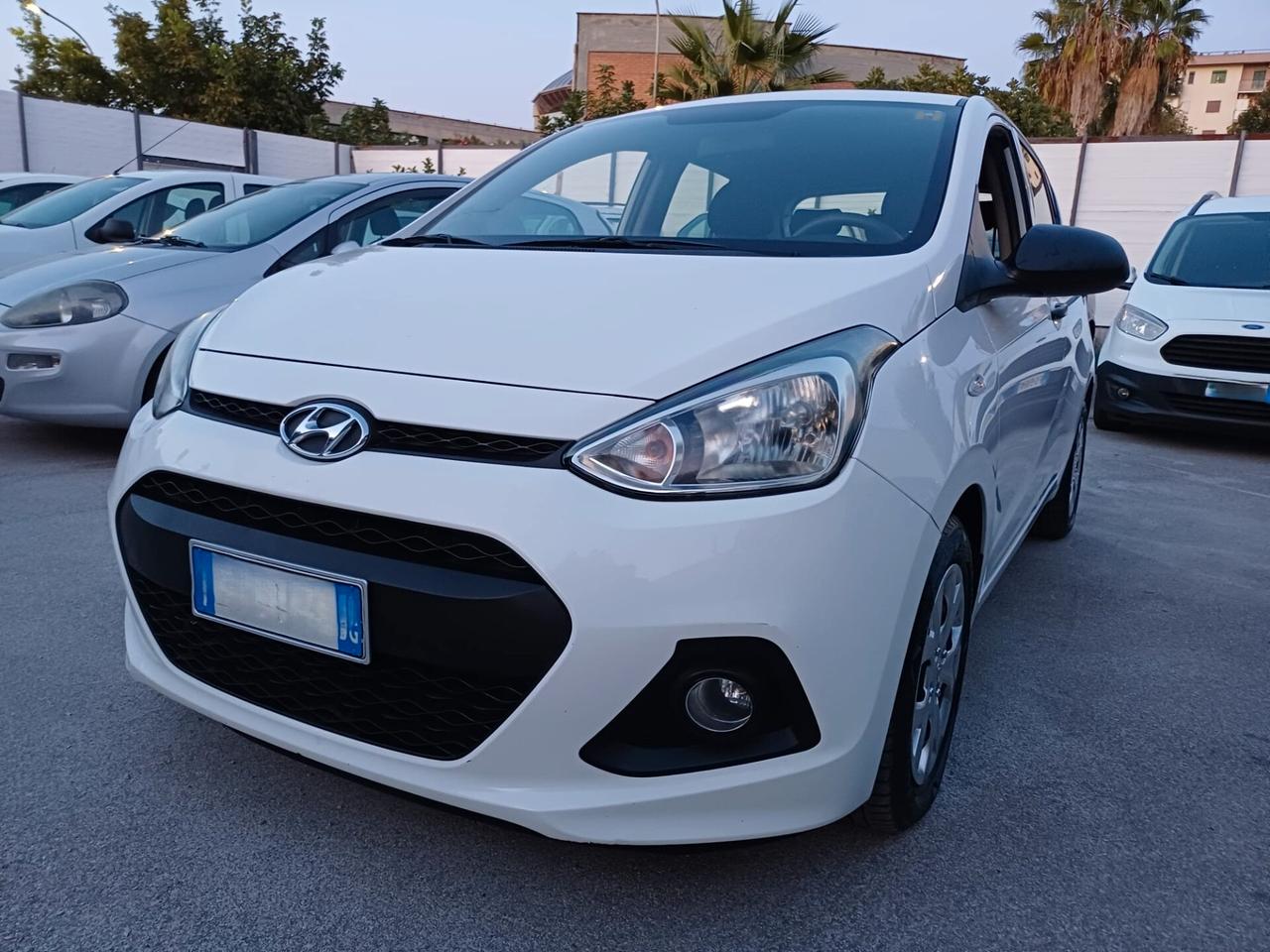 Hyundai i10 GPL DI SERIE PARI AL NUOVO - 2015