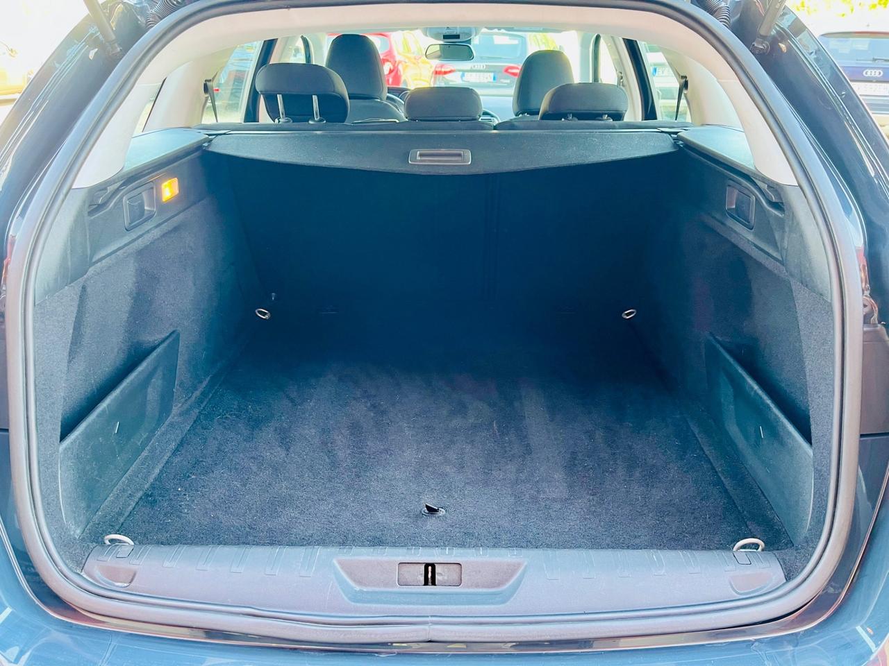 Peugeot 308 BlueHDi 100 S&S SW Business