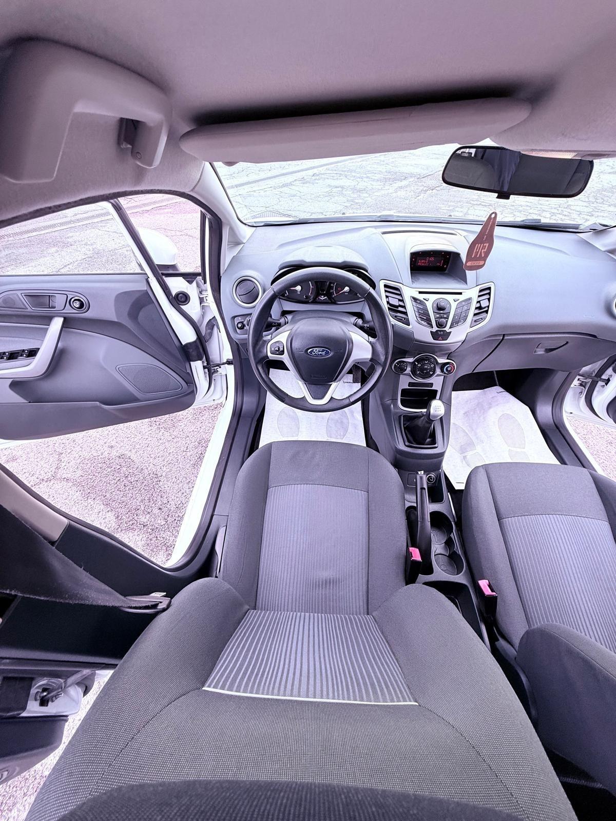 Ford Fiesta 1.2 82 CV 5 porte Titanium Ok neopatentati
