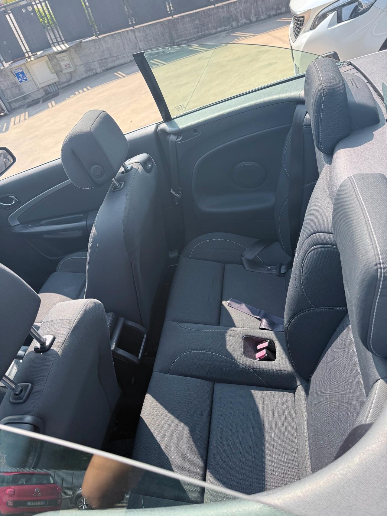 Renault Megane Mégane C-C 1.5 dCi 110CV Wave Edition