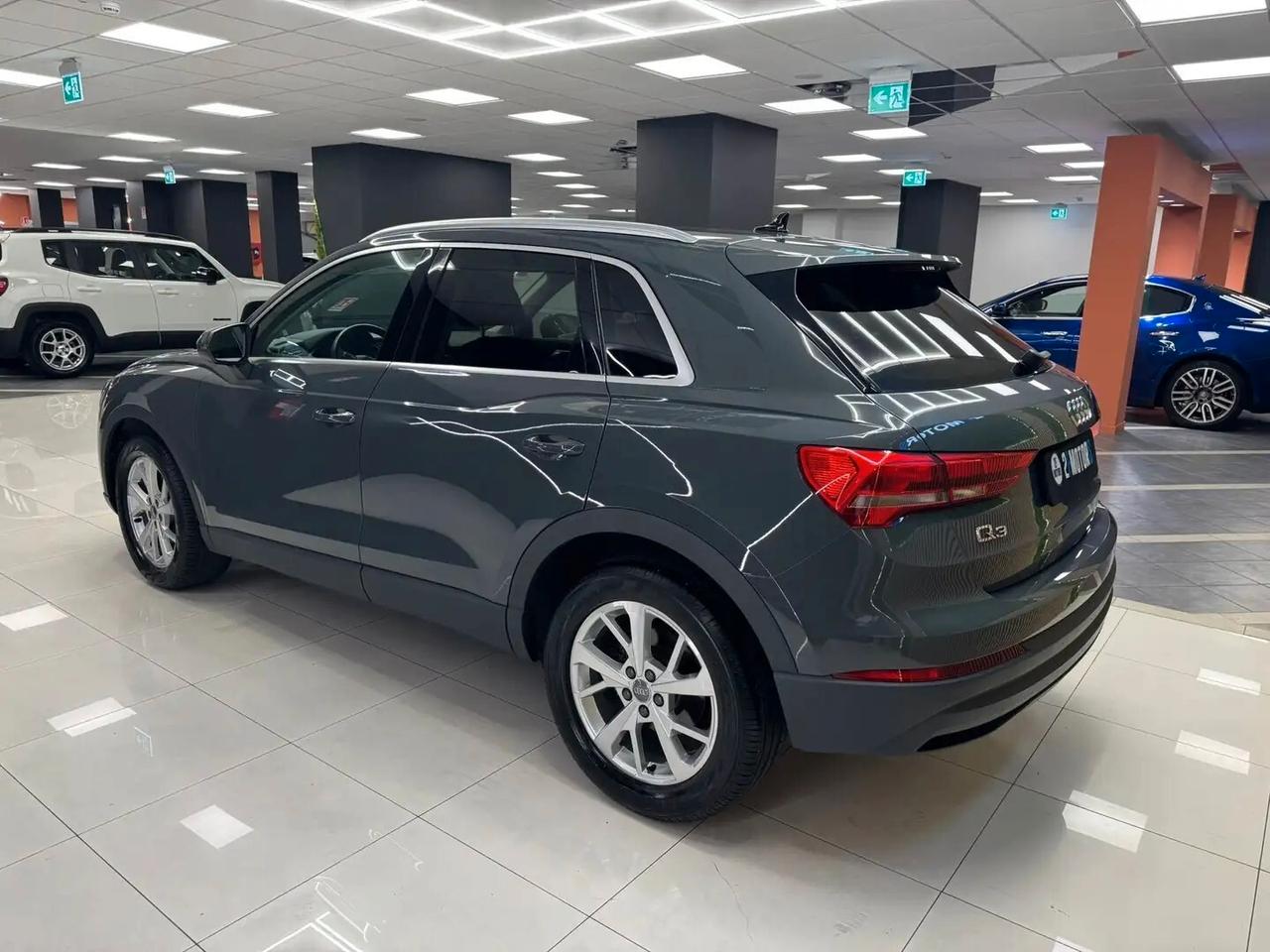 Audi Q3 35 TDI S tronic Business