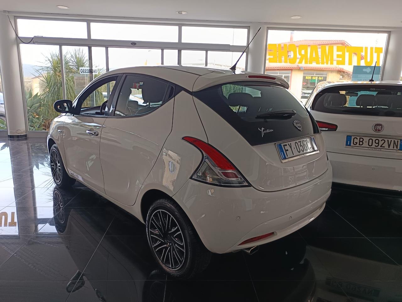 Lancia Ypsilon 1.2 69 CV 5 porte Gold