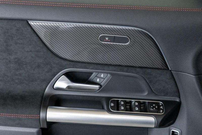 Mercedes-Benz GLA GLA 180 Automatic AMG Line Camera 360° Distronic Multibeam Led 19"