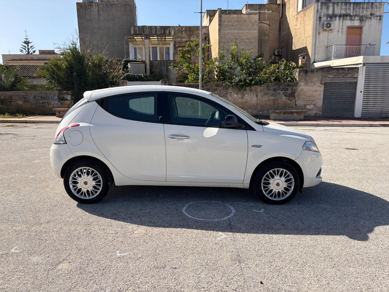 Lancia Ypsilon 1.2 69 CV 5 porte Platinum