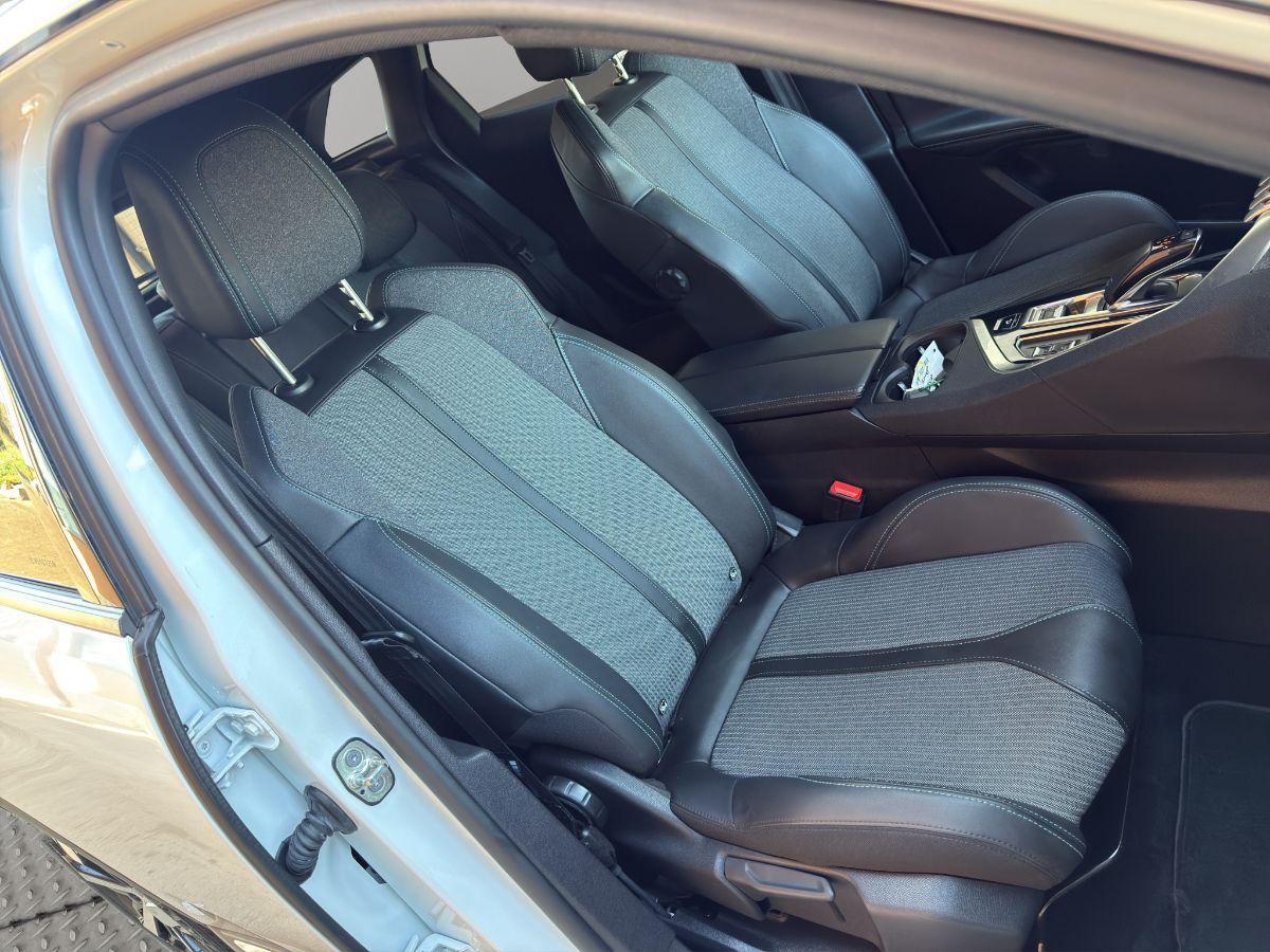 PEUGEOT - 3008 -1.5 BlueHDi 130 EAT8 S&S GT Line