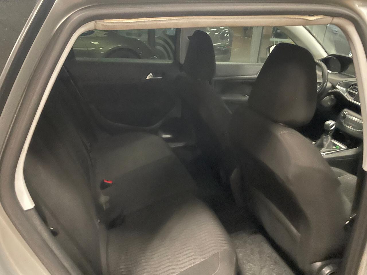 Peugeot 308 BlueHDi 120 S&S EAT6 SW Allure