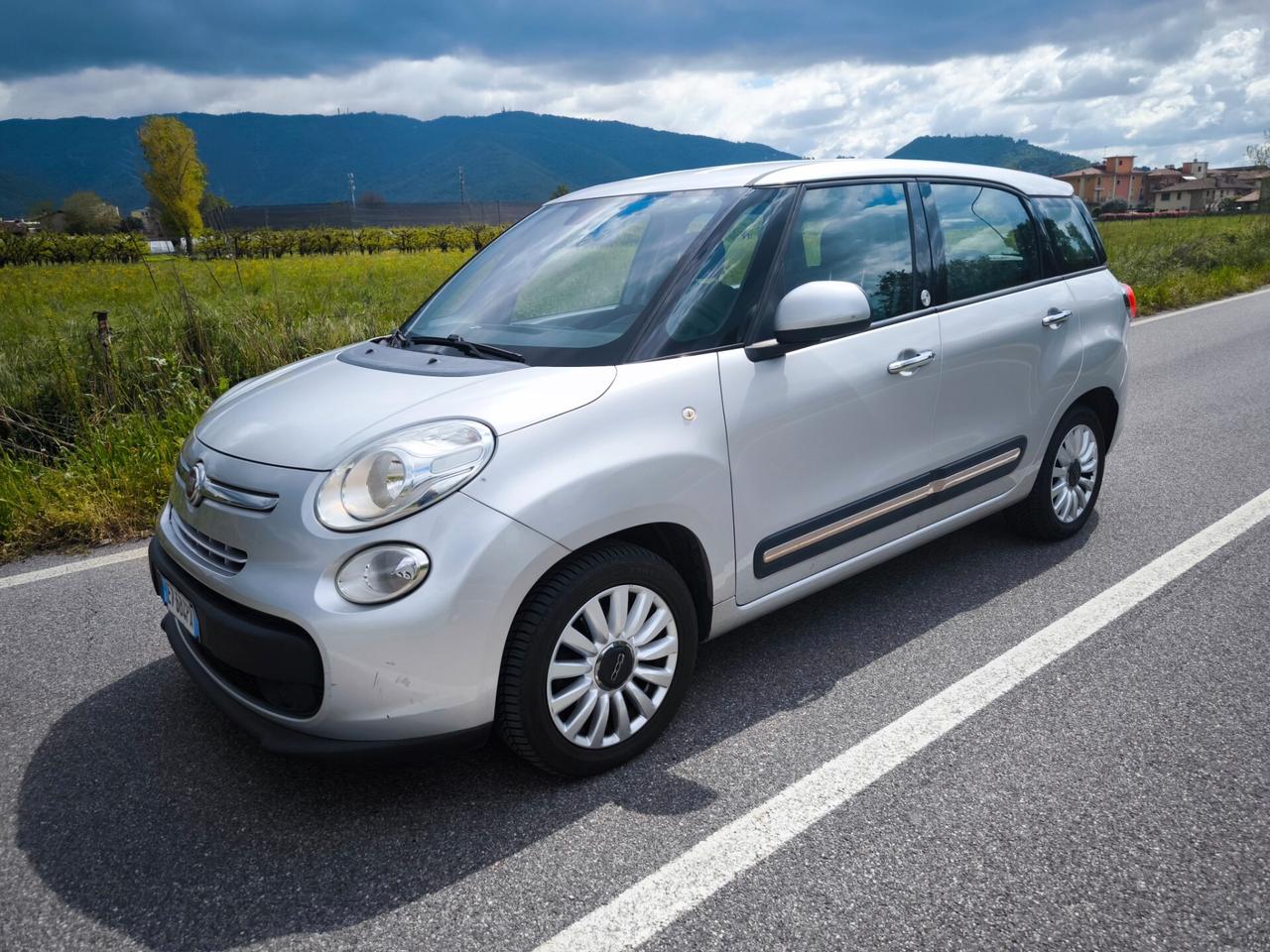 FIAT 500L LIVING 1,6 MJT- LOUNGE- OK NEOPATENTATI