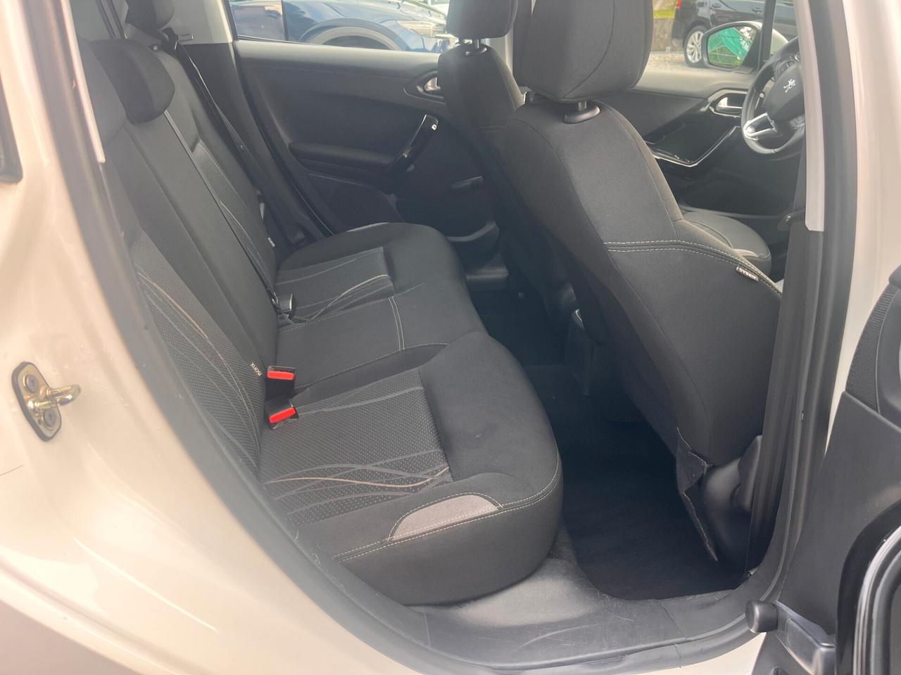 Peugeot 208 PureTech 82 5 porte Allure NEOPATENTATI
