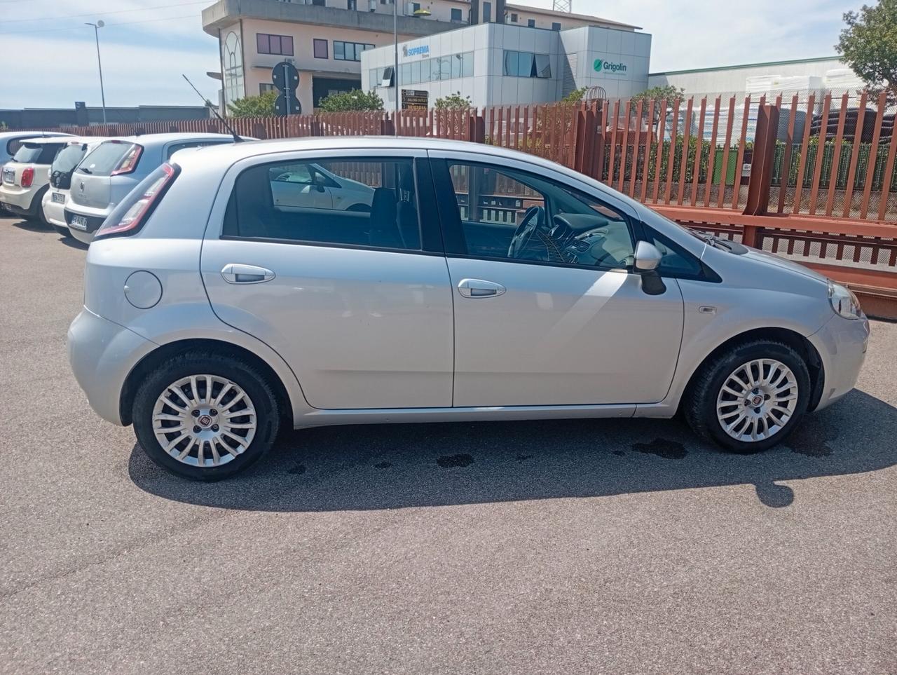 Fiat Punto 1.3 MJT II 75 CV 5 porte NEOPATENTATI OK