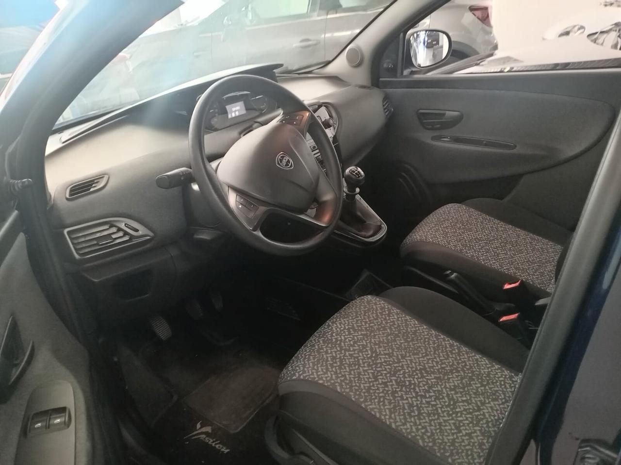 Lancia Ypsilon 1.2 69 CV 5 porte Gold