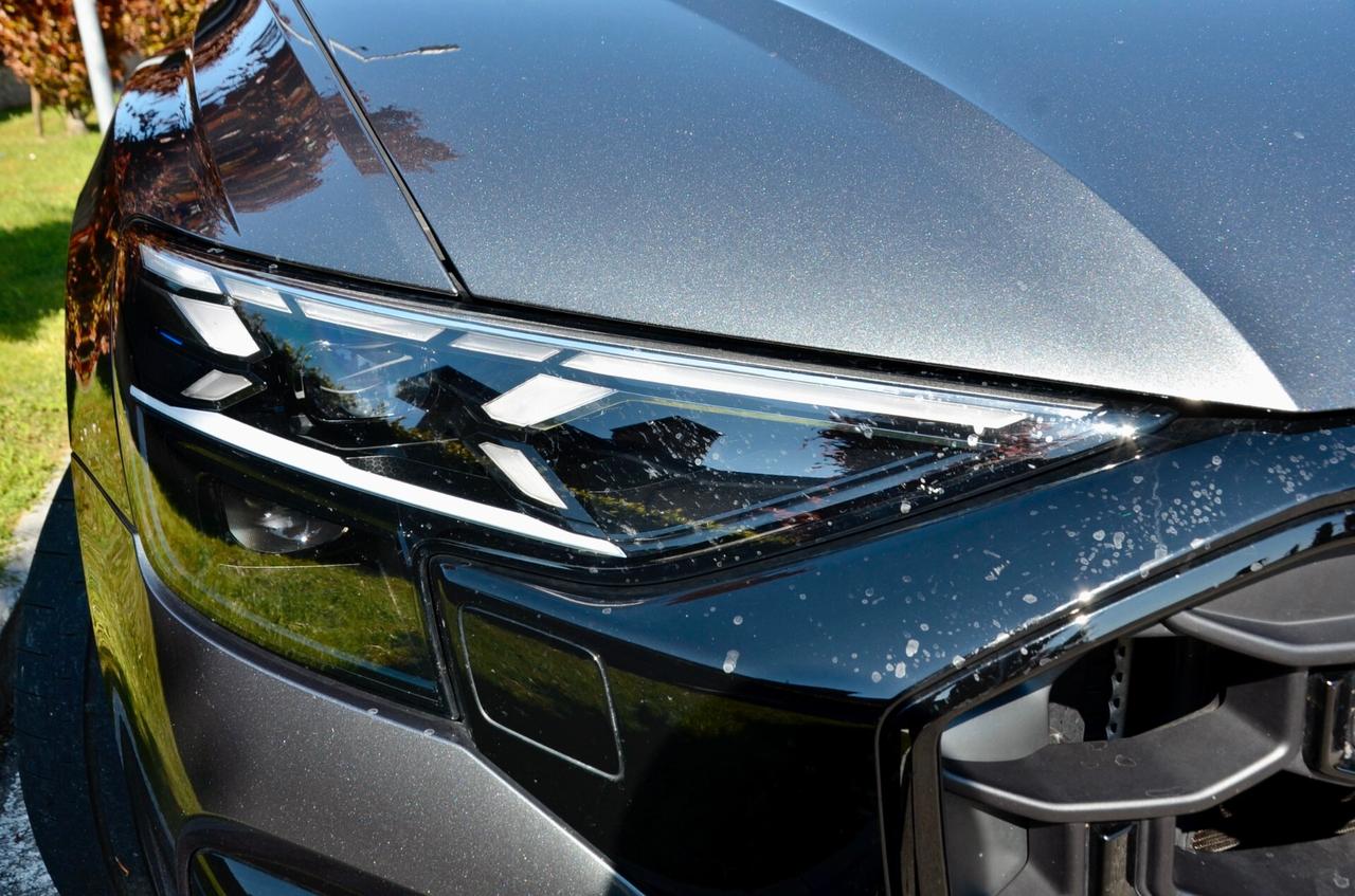 AUDI SQ8 4.0 TFSI QUATTRO 507cv TIPTRONIC, GAR, AUDI 12/27, SERVICE AUDI, UNICOPROPRIETARIO, EURO 6E, TETTO, MATRIX, BANG&OLUFSEN, SOFT CLOSE, SOSPENSIONI ADATTIVE, INSERTI CARBONIO, 23", PERMUTE