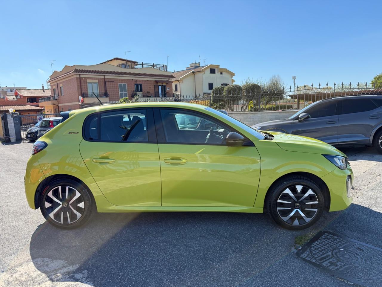 Peugeot 208 PureTech 100cv 5 porte Style