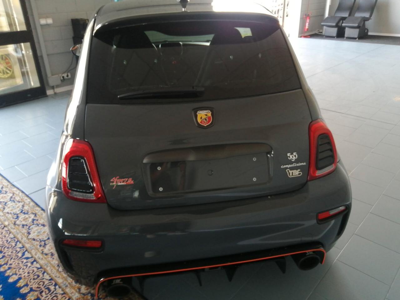 Abarth 595 1.4 Turbo T-Jet 180 CV Esseesse