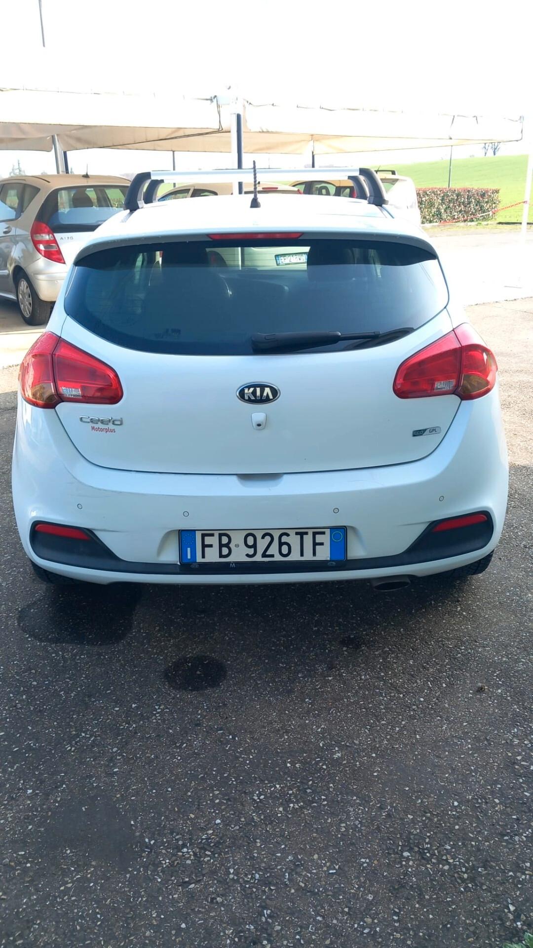 Kia Ceed cee'd 1.4 ECO GPL 5 porte Cool