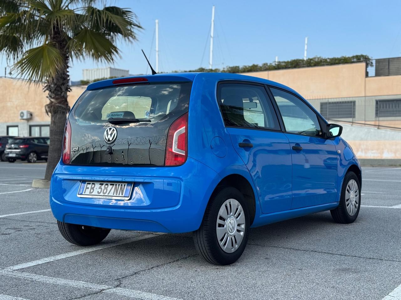VOLKSWAGEN UP 1.0 BENZINA NEO PATENTATI KM REALI 12 MESI DI GARANZIA
