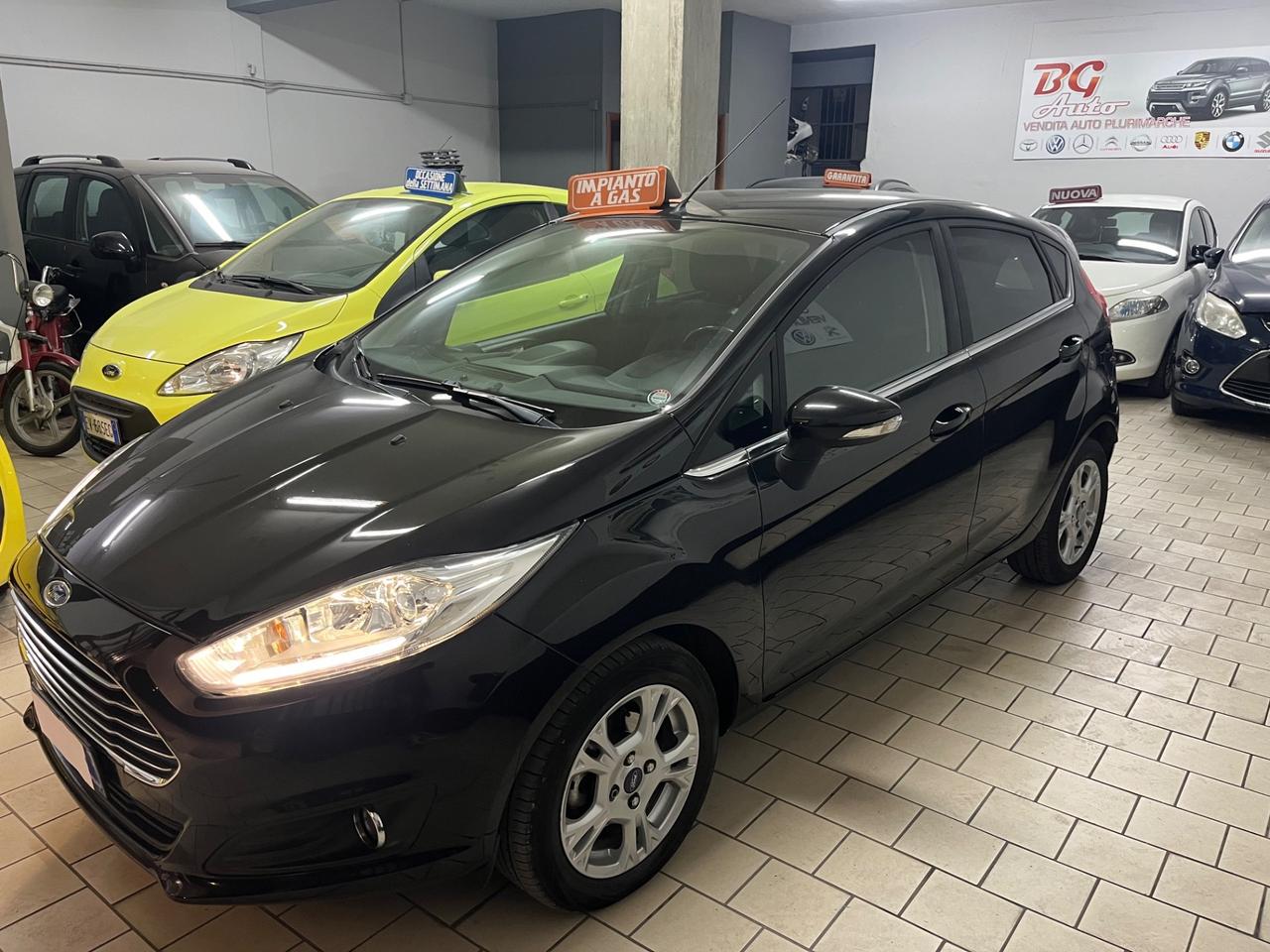 Ford Fiesta gpl titanium nav/led full 12/2016