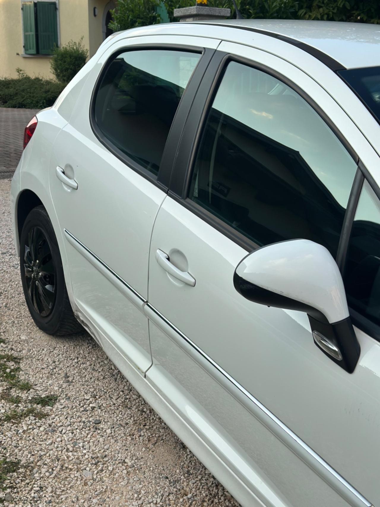 Peugeot 207 1.4 8V 75CV 5p. ECO GPL NEOPAT KMCERT GARANZ