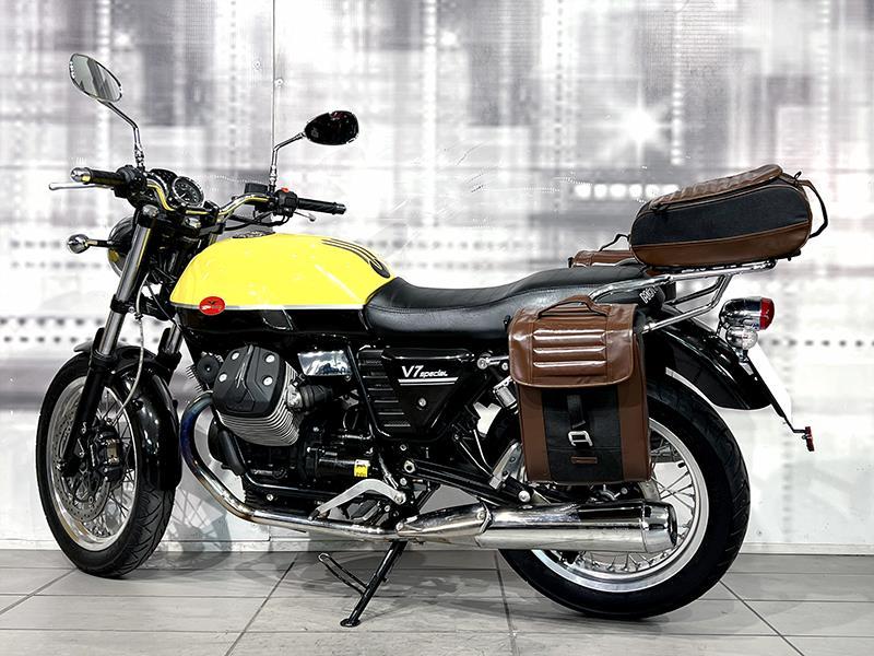 Moto Guzzi V7 III Special